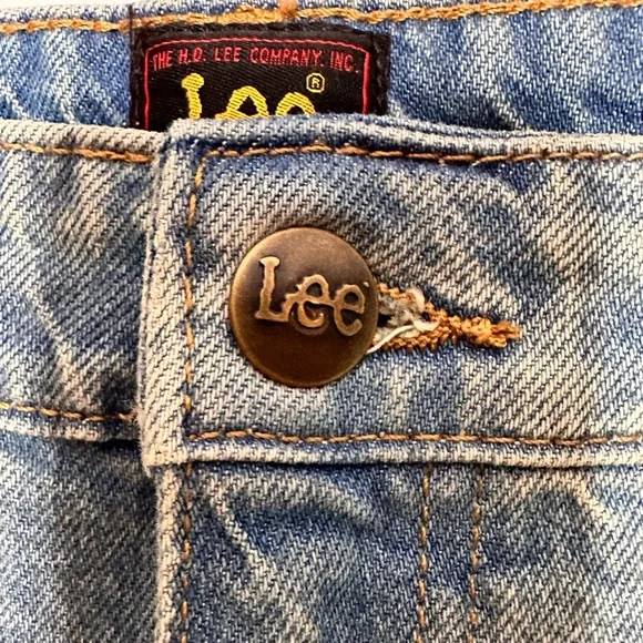 Lee women’s Floral Embroidered Blue Jeans. Size 34 - Picture 10 of 16